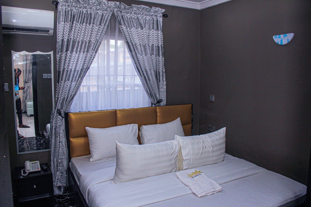 Photo 6