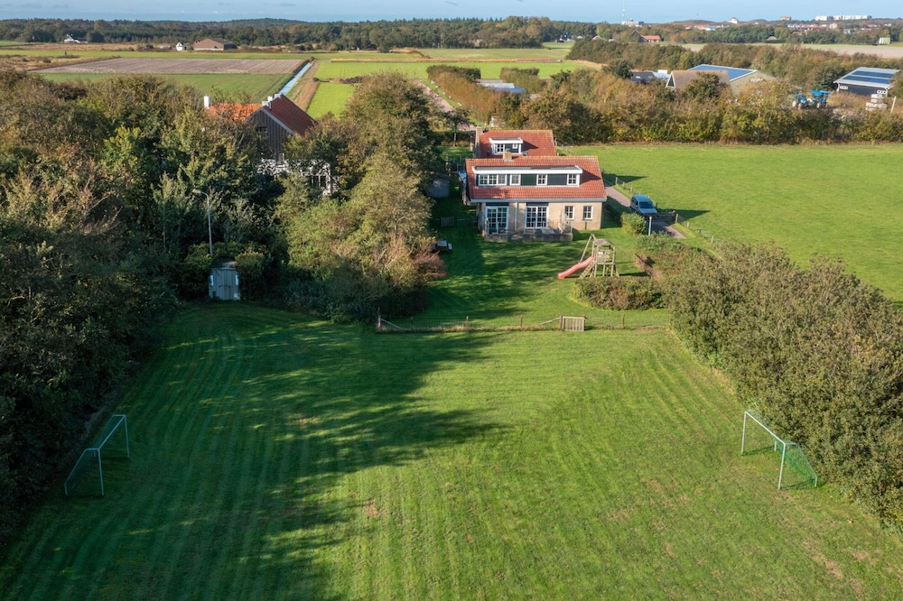 Tastefully Furnished Holiday Home