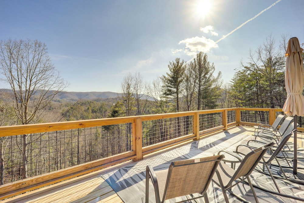 14 Mi to Appalachian Ski Mtn! Family Getaway