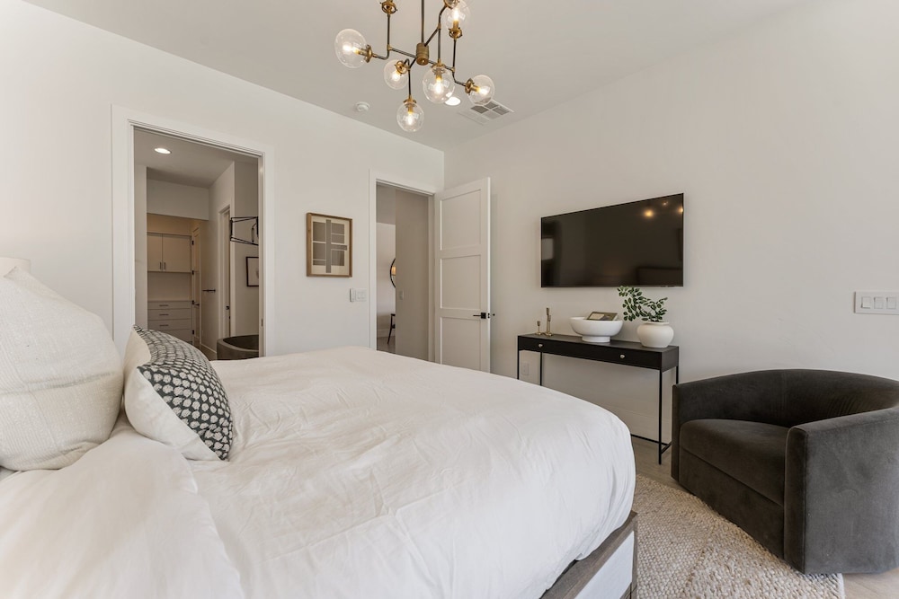 Luxury Beachside 7 Bedroom Home