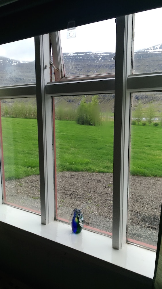 Fossardalur Guesthouse - Hostel