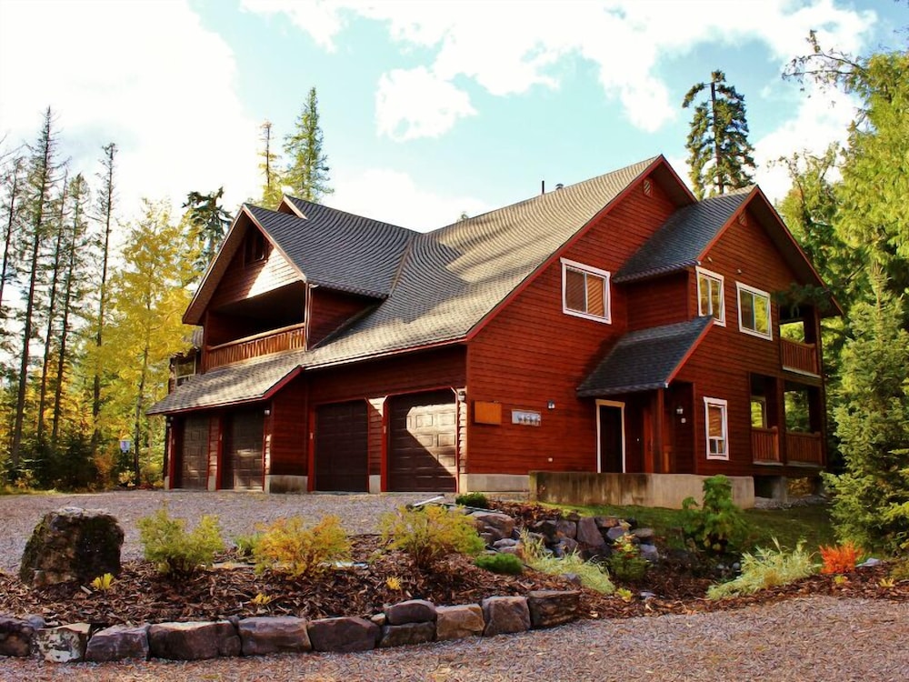 Polar Peak Lodges by Fernie Lodging CO