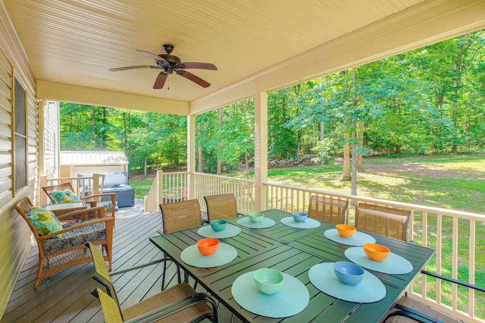 Hot Tub & Amenity Access: Lake Anna Retreat!