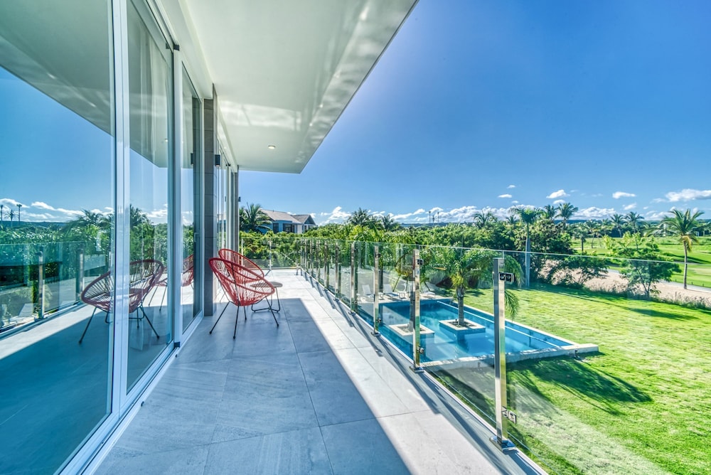 Cap Cana Villa for Rent Modern Fresh and Fully-equipped Oceanfront Villa
