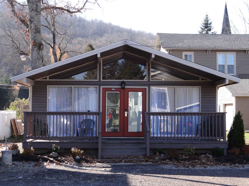 Edelweiss Lodge