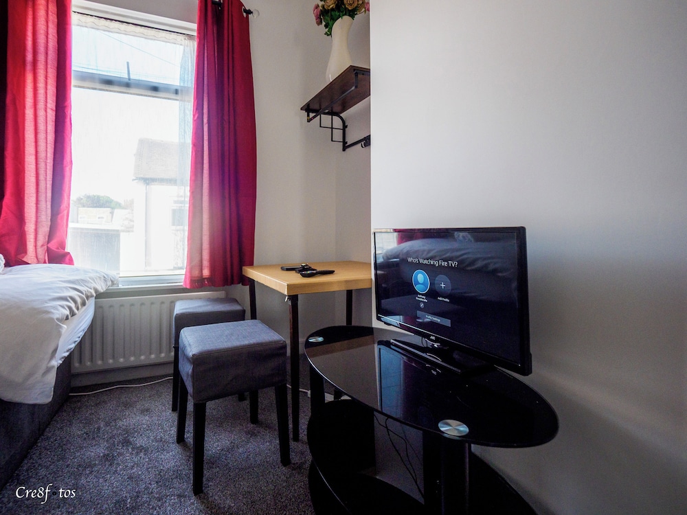 12 Cornwallis Lodge Family Room 2
