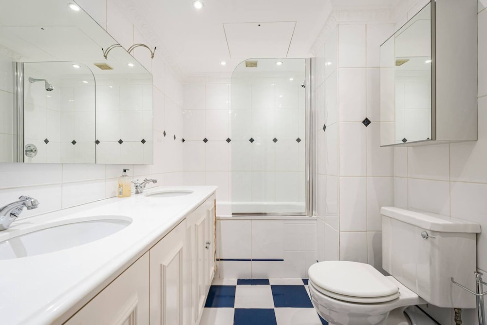 Luxury 3BR Mayfair Apartment Near Green Park
