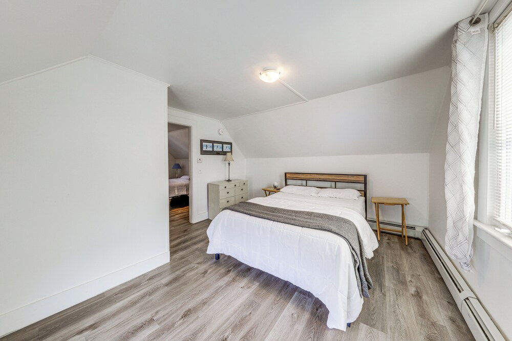 Walk to Pier & Ocean: Apt in Old Orchard Beach!