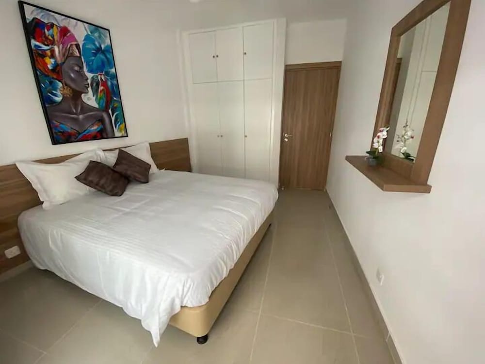 LARNACA BAY SUITES