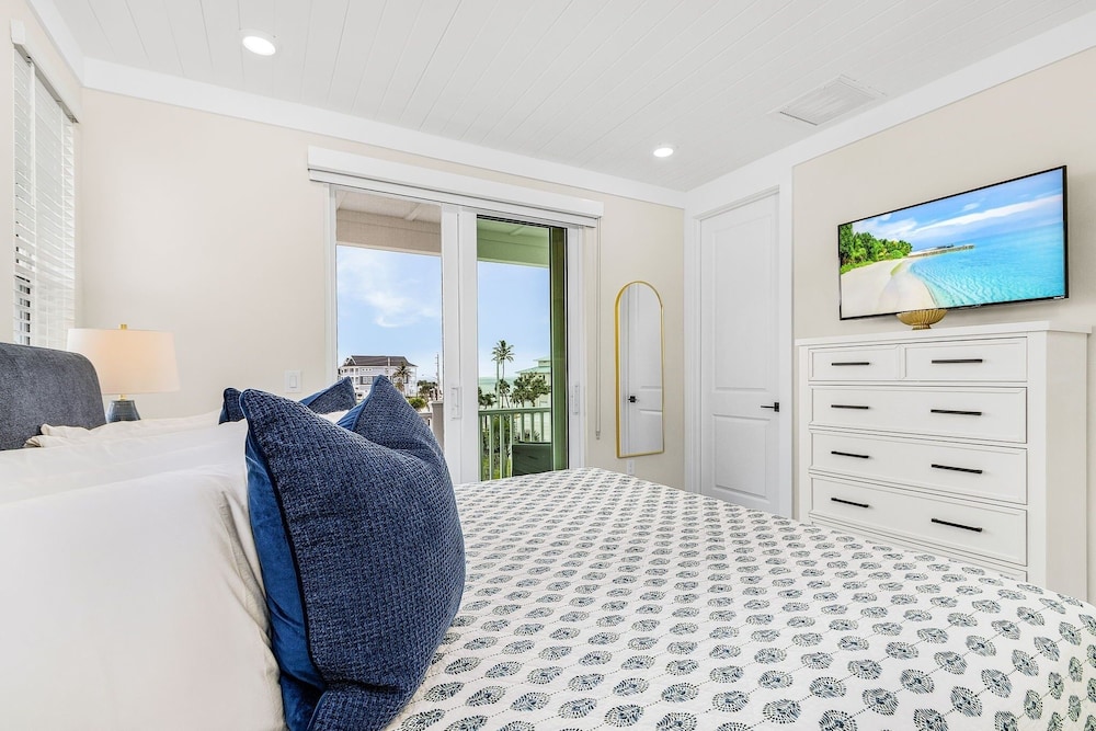 110 Sea Le Vie: 5br/4.5ba Brand New Build W/ Pool! 5 Bedroom Home