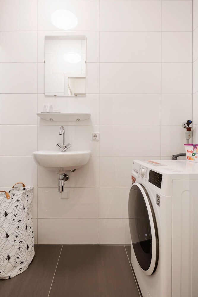 Canal Garden Apartment 11