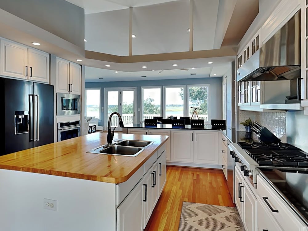 Shady Beaches by Topsail Realty