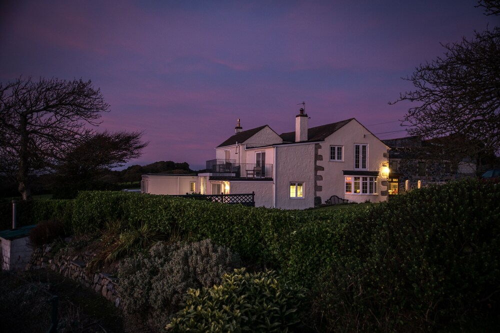 Tregaddra Farmhouse B&B