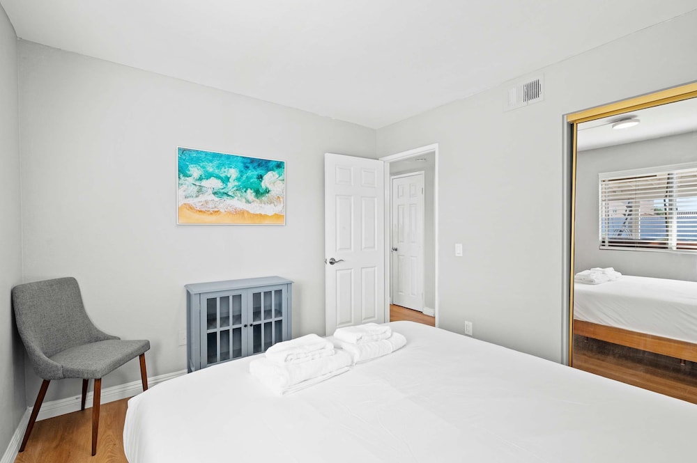 Bright Family Getaway w Garage Prime Socal Location
