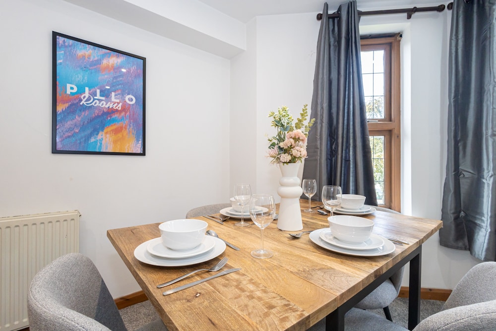 Pillo Rooms - Abbey Lodge view 5