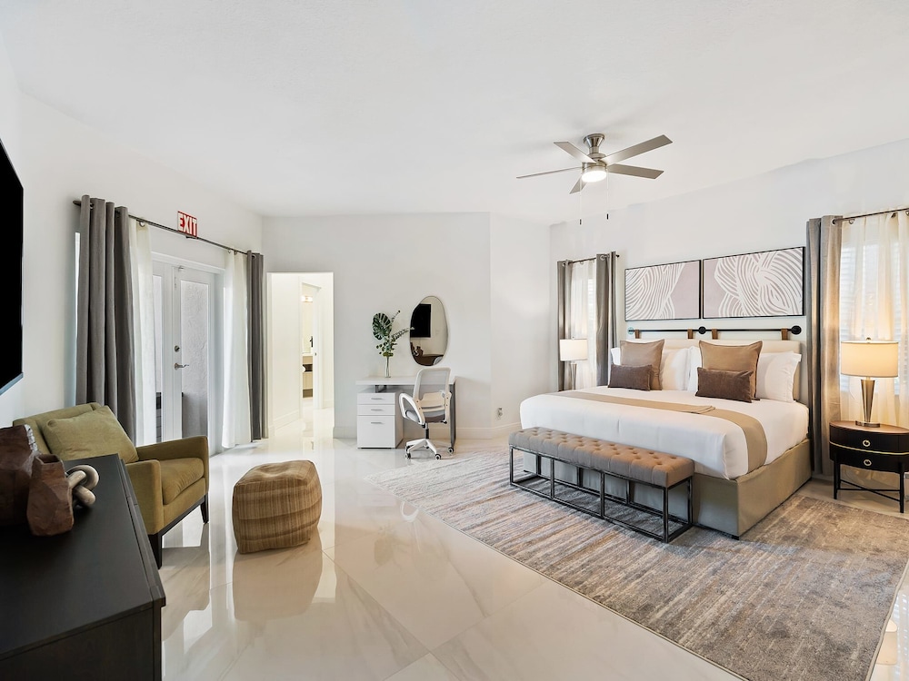 Luxurious 6-Bedroom Villa with Pool & Games