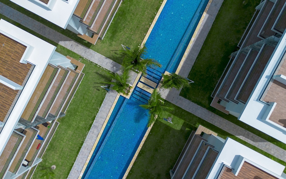 2BR Oasis in Eden Tropical - BBQ Pool Near Beach