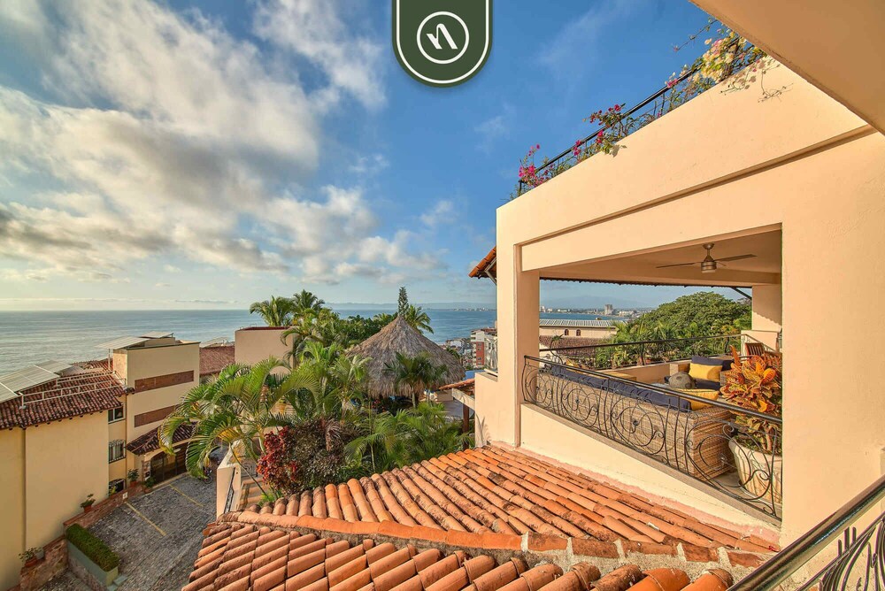 Oceanview 3 BR Condo - Amazing View From Terrace