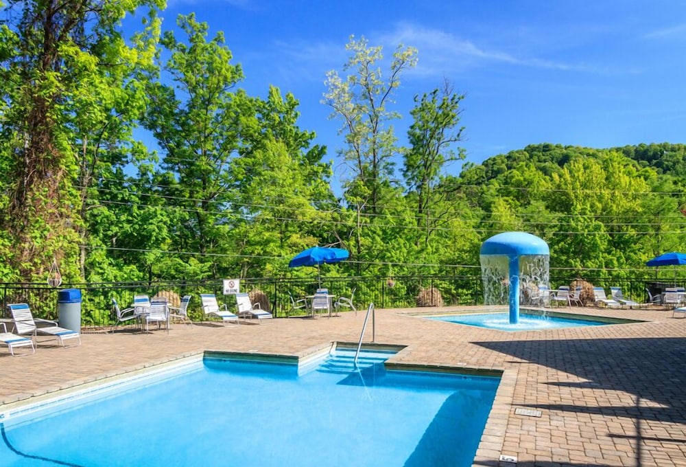 Birdsong by Jackson Mountain Rentals