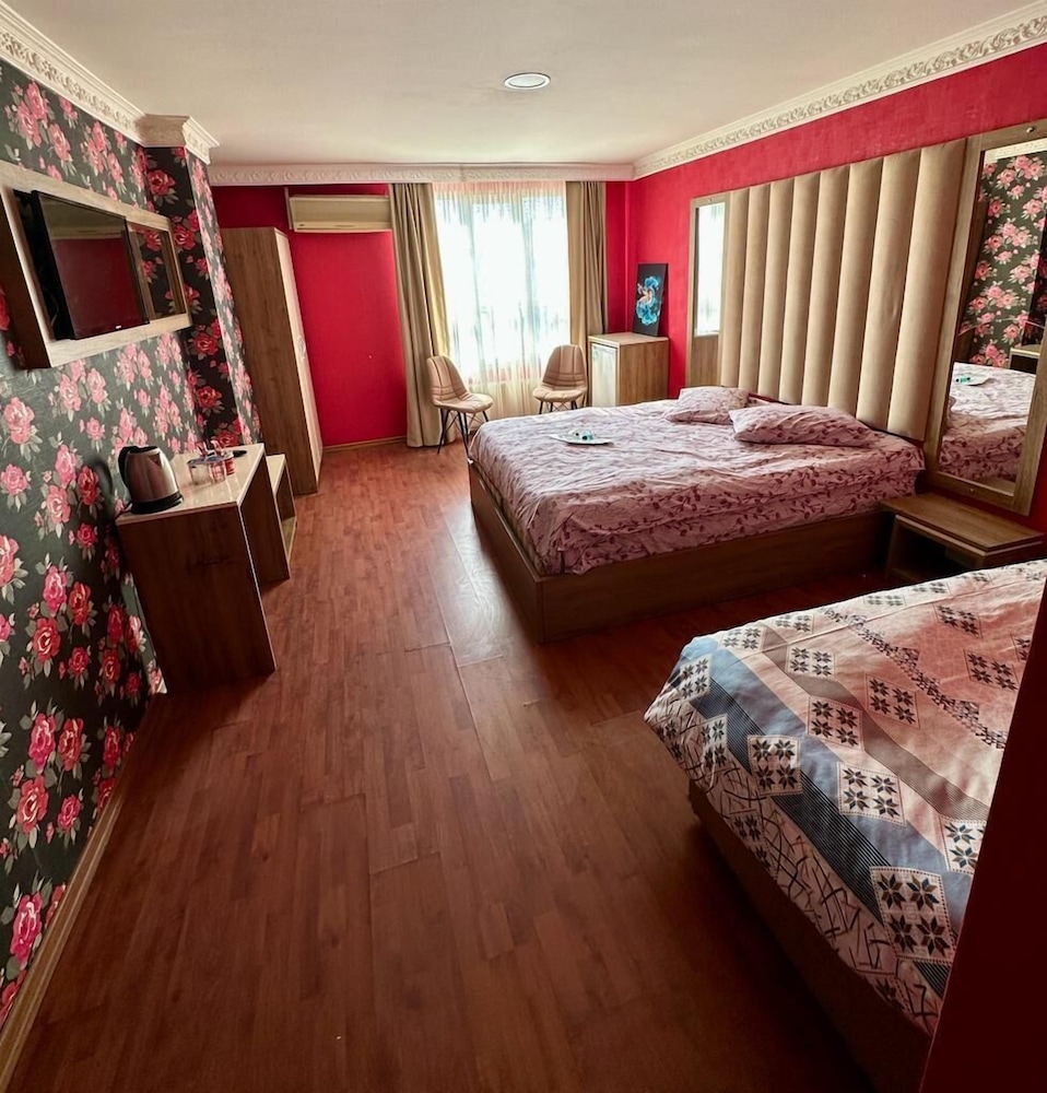 Camellia Suit Otel - Image 5