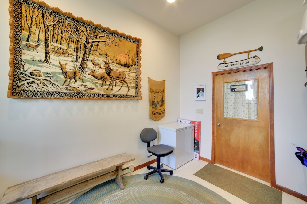 Private Sandy Beach: Lake Superior Group Retreat