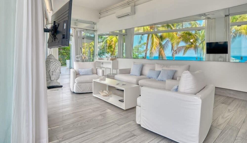 Luxury 1BR APT - Beach View - Jacuzzi - King Bed