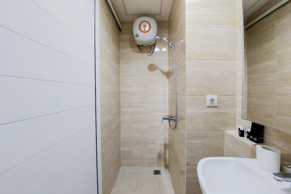Fully Furnished with Cozy Design Studio Springwood Residence Tangerang Apartment
