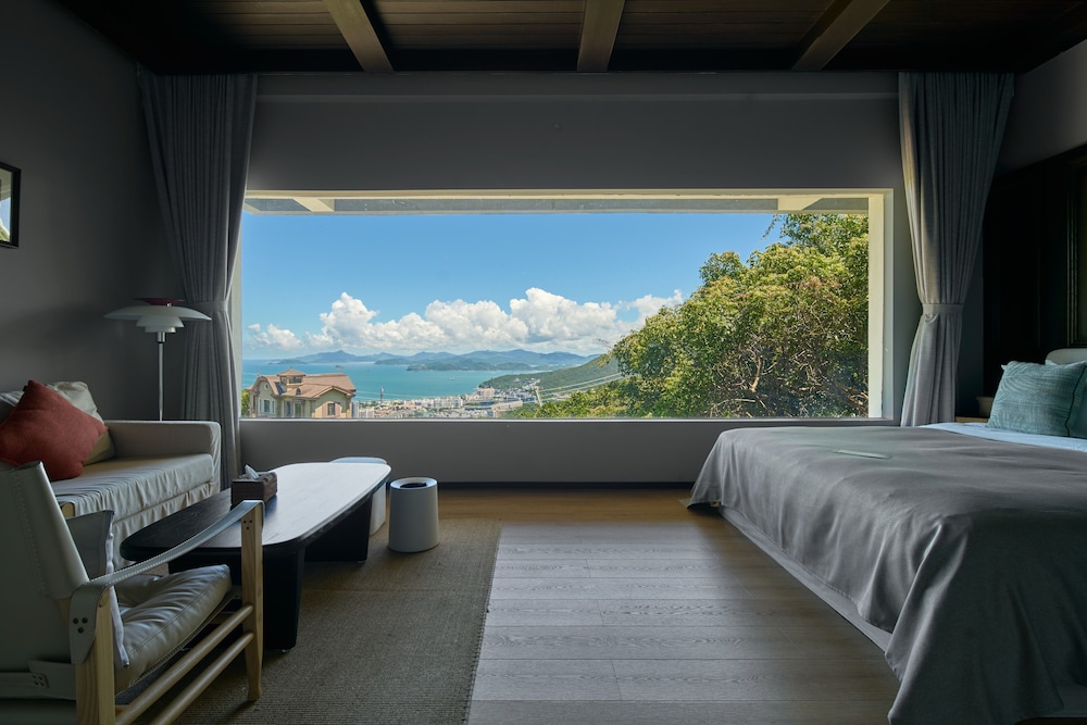 Miyue Shenzhen Tianlu Secret Wild Wizard Holiday Hotel