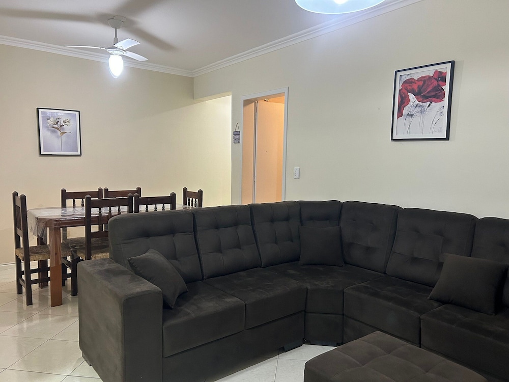 2 Bdrm apt 250m From the Beach in Center Sdc0601