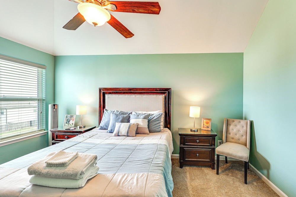 Spacious Family Home w/ Patio in Graniteville!