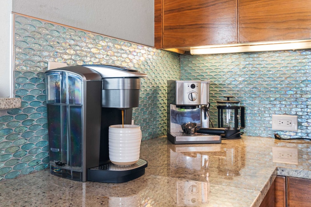 Luxury 7BR Hill Country Gem With Barndominium