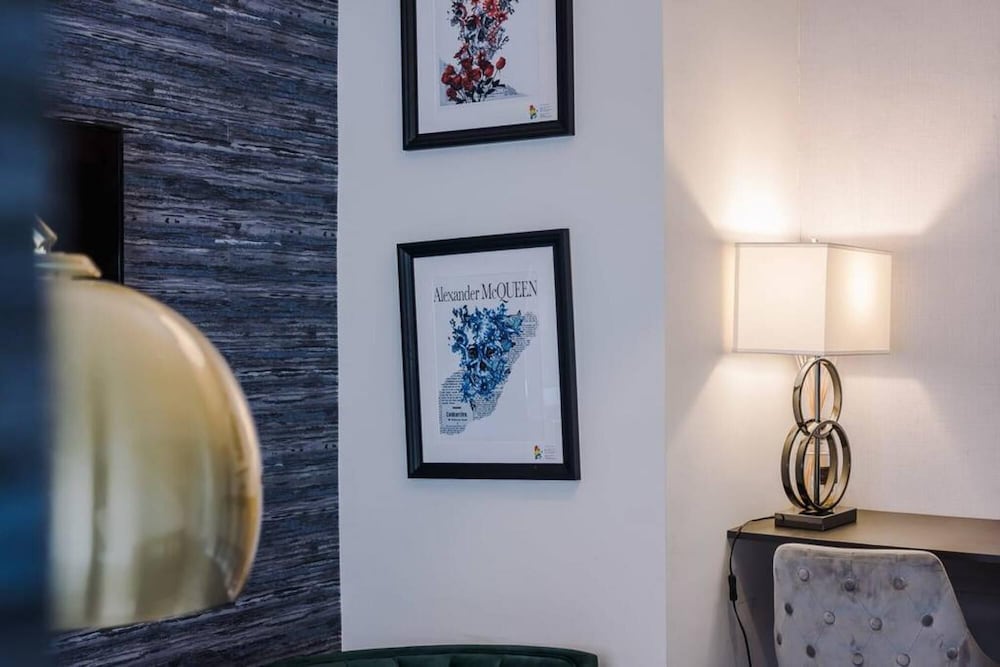 Host Apartments The Kensington Townhouse