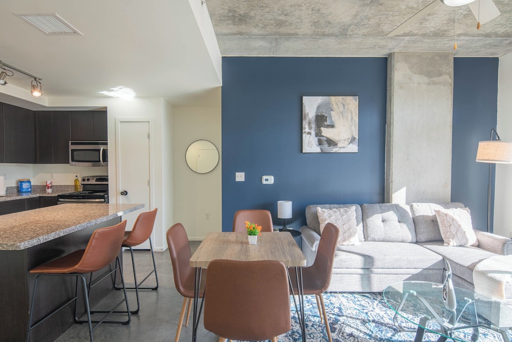 ROVE LIVING/KL - Roosevelt Point