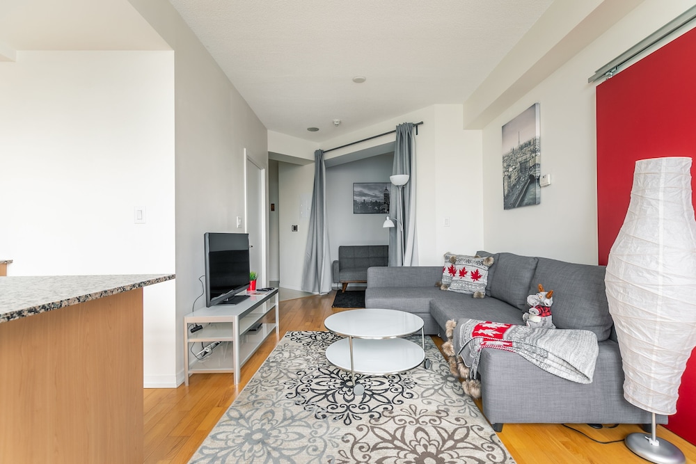 Stylish 1BR in Heart of City 2204