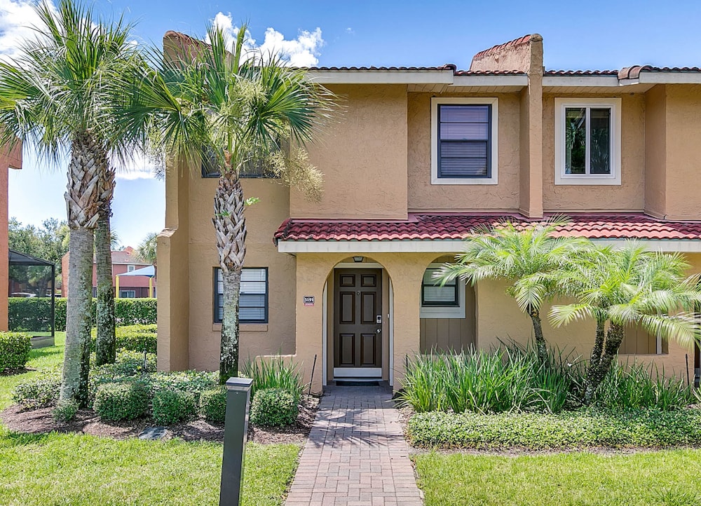 Hotel 2 Bedroom l Waterpark & Resort Amenities Included, Themed Rooms - Image 1