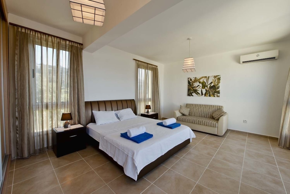 Villa Sunny by Amy Villas view 4
