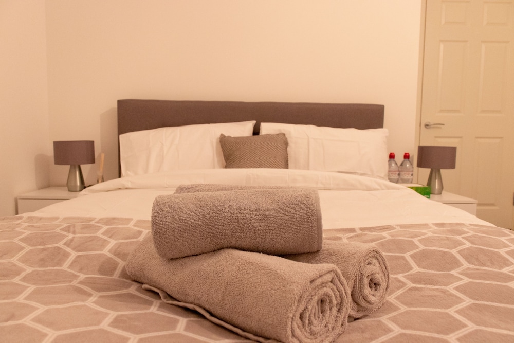 Livestay-1bed Apt With Private Balcony Heathrow view 3