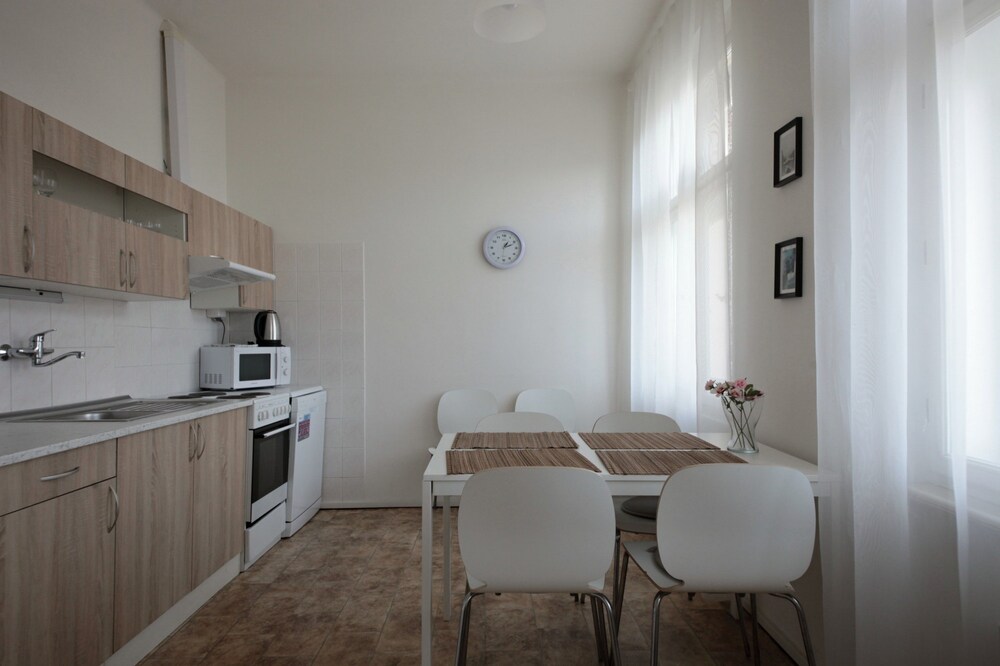 Angel City Apartments