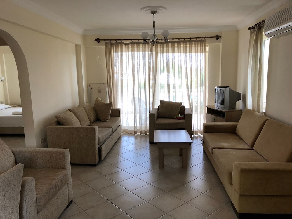 Apartment 3 Bedroom Lake View 7 by Likya Global