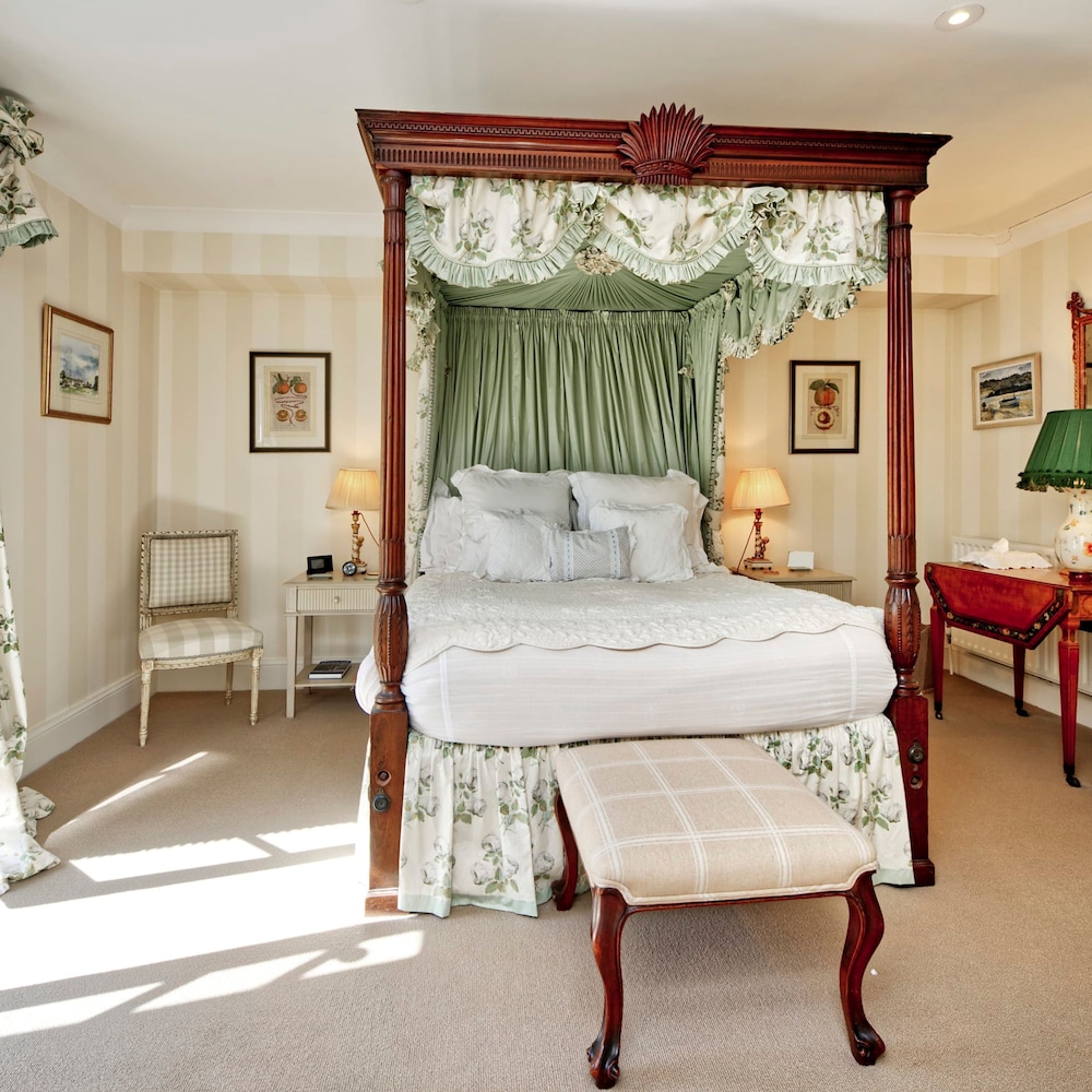 Beautiful and Spacious 2 Bedroom Apartment in South Kensington