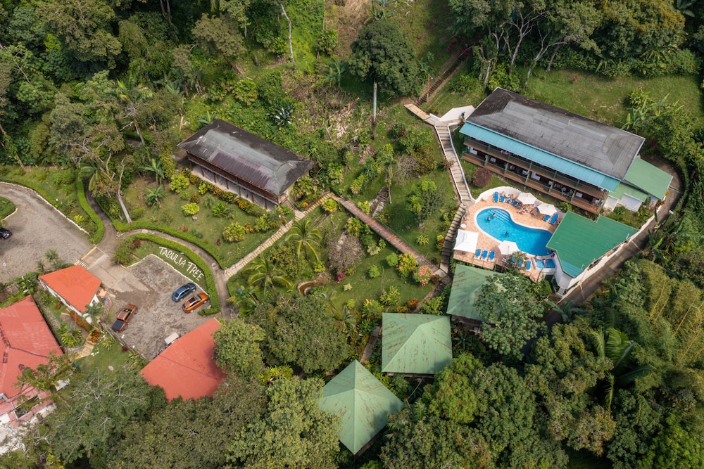 Tabulia Tree Hotel and Villas