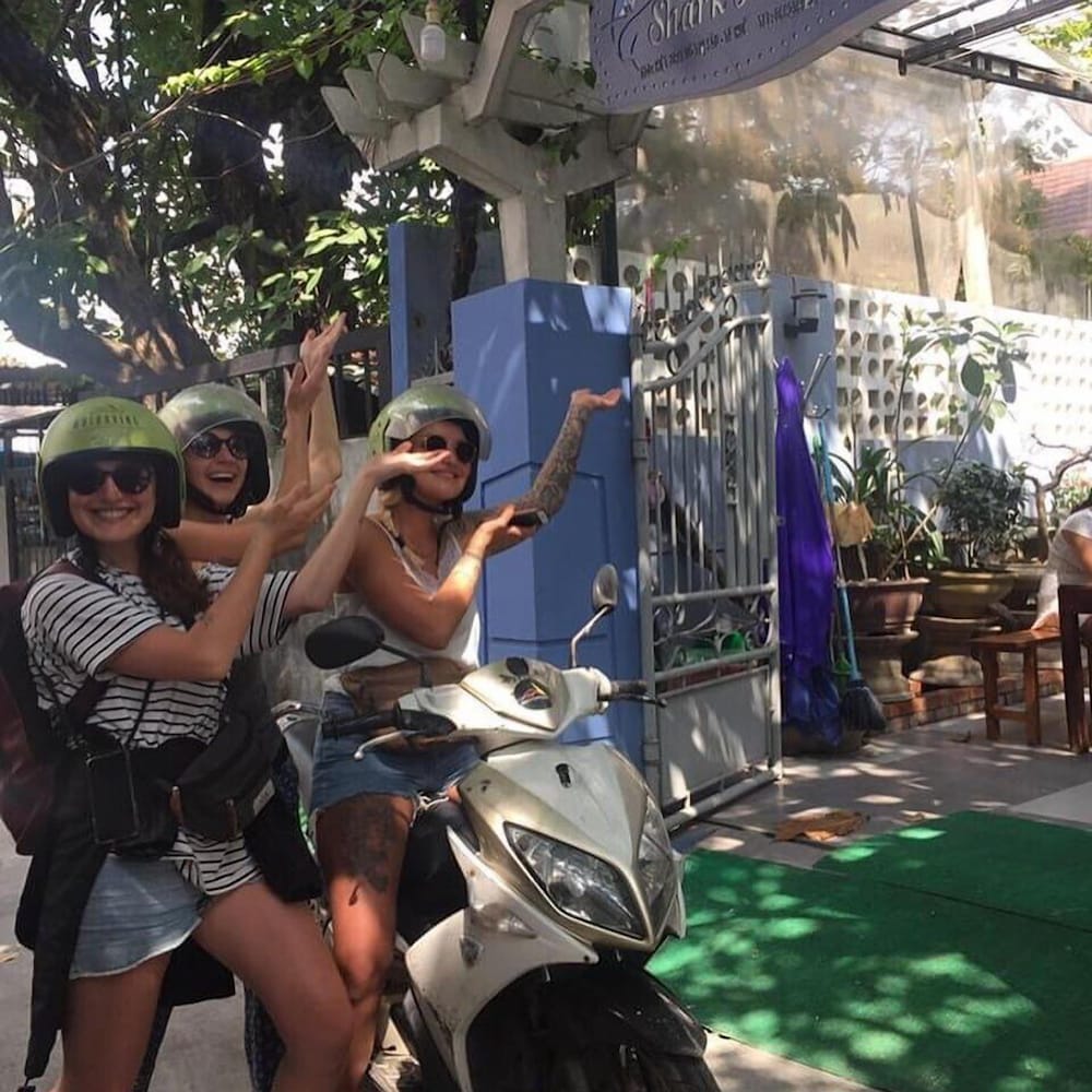 Shark Hotel - Hostel