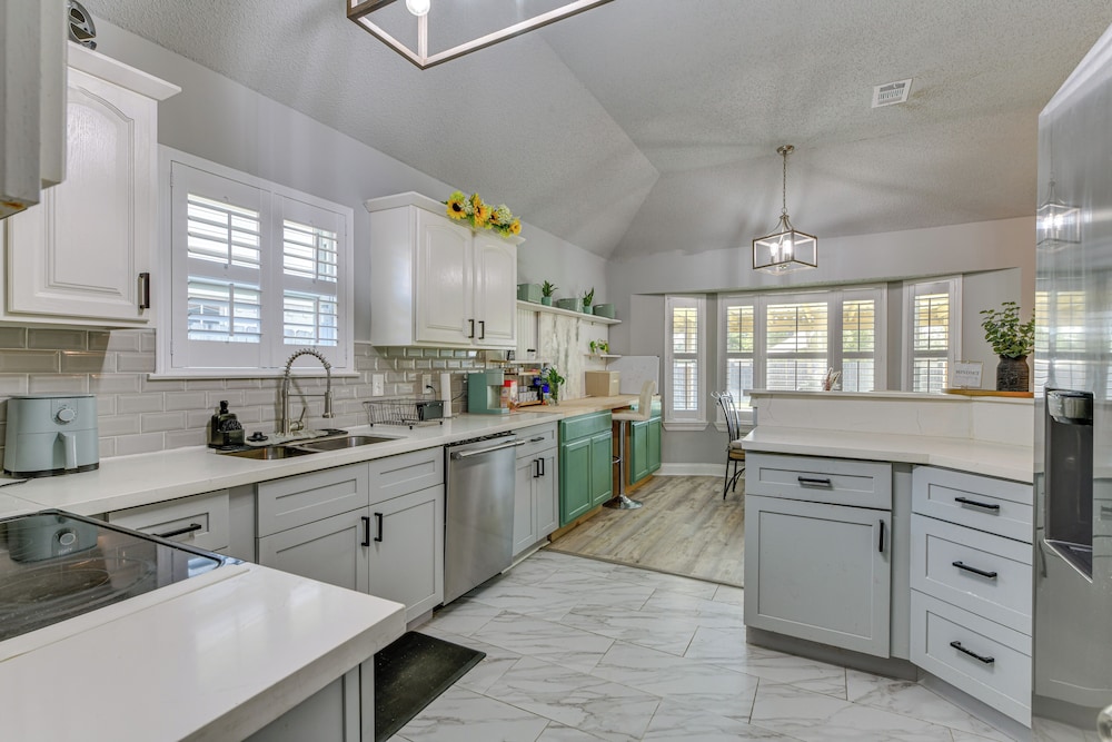 Private Yard & Patios: Family Home in Laplace!