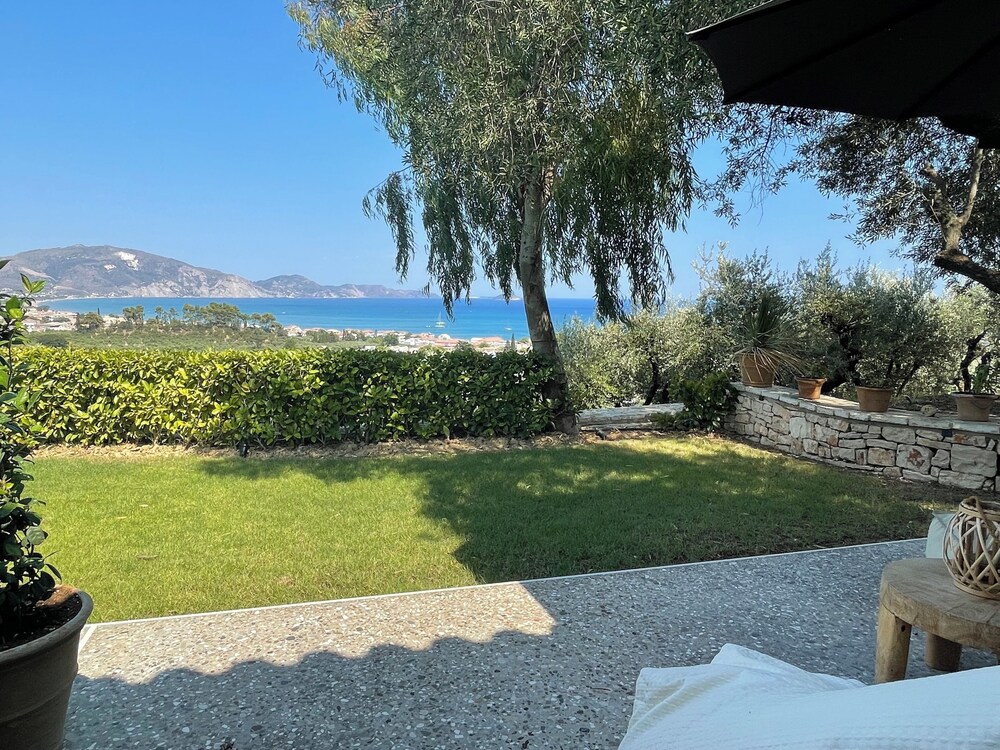 Garden Suite, Beautiful Seaview - Close to Beach