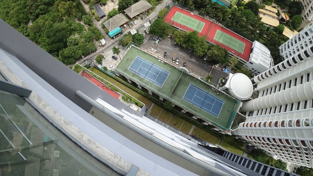 Luxury Large One Bedroom Seaview Serviced Apartment at Wongamat, Pattaya