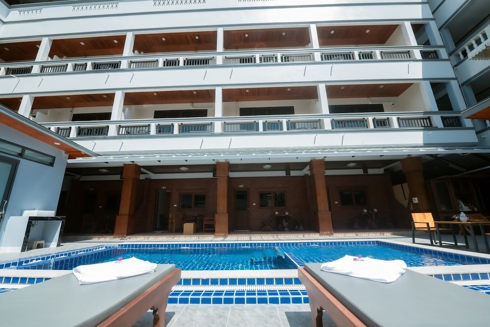 Coconut Grove Hotel Samui - Hostel
