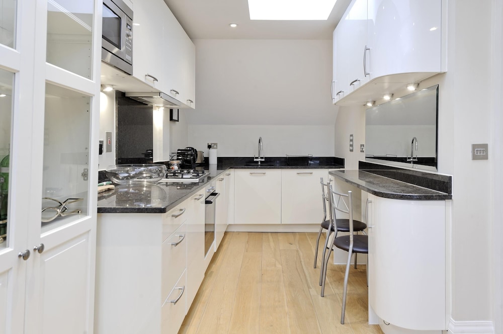 Long Stay Discounts - 2 Bed Earl s Court Apartment