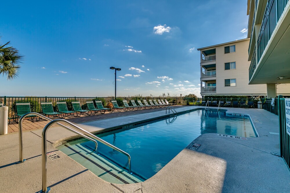 Beach Clubs by Condo-World
