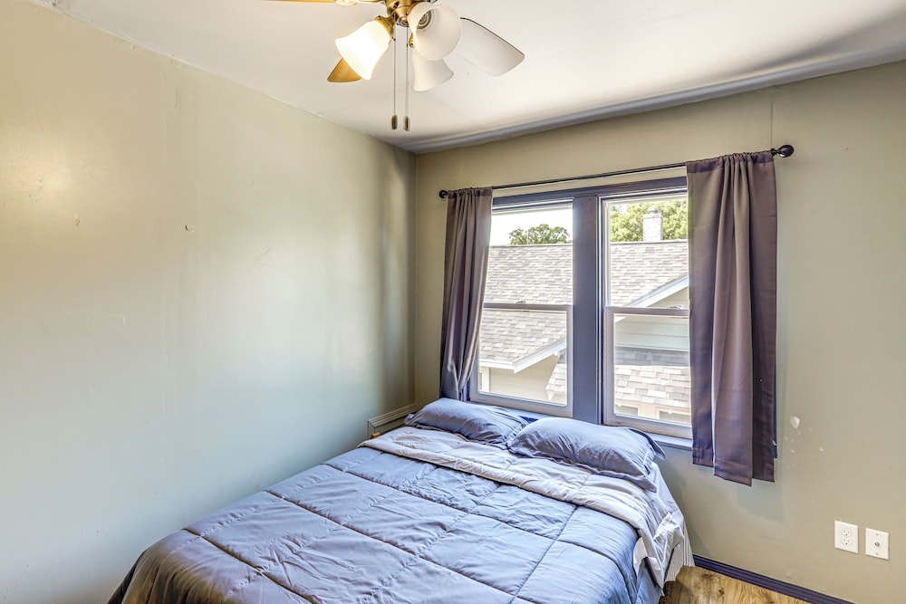 Quaint Family Retreat in Fairbury!
