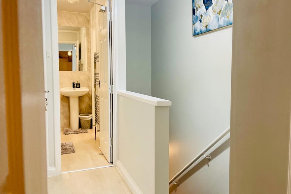 Ford House Retreat - 3 Bedroom Apartment